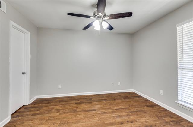 Building Photo - 18333 Roehampton Dr