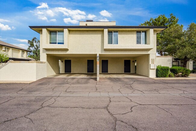 Building Photo - 754 E Eugie Ave