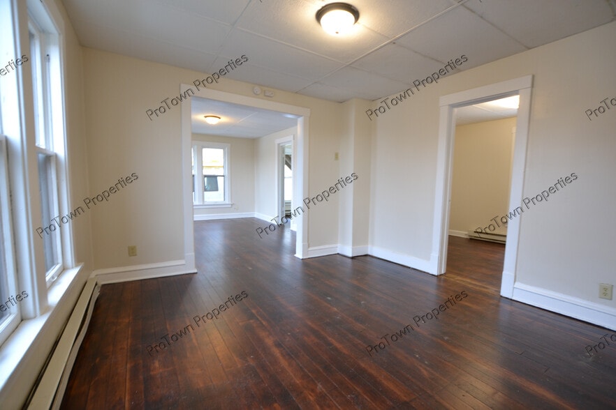 Building Photo - 108 Nicholson St