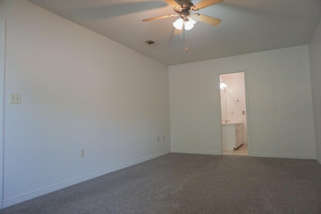 Building Photo - 111 Palmetto Dr