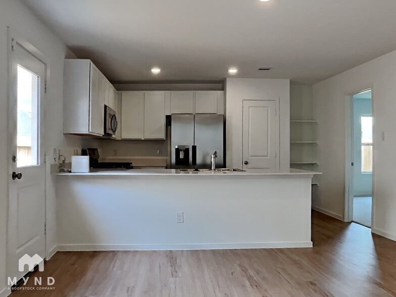 Building Photo - 18515 Cepagatti Dr