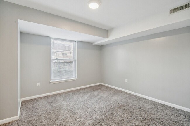 Building Photo - 3416-3422 N Sydenham St