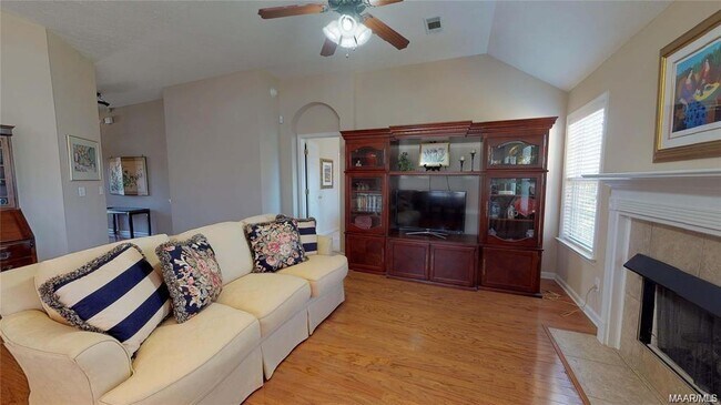 Building Photo - 631 Glenmede Ln