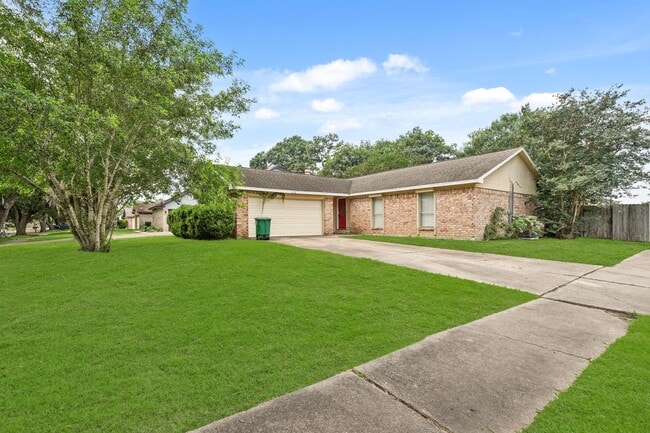 Building Photo - 5232 Cottonwood Cir
