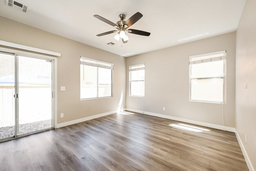 Building Photo - 5864 Cape Hatteras Ct
