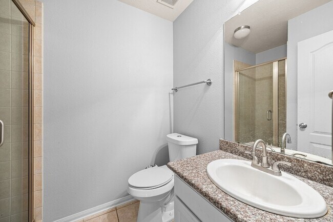 Building Photo - 802 Floriencia St
