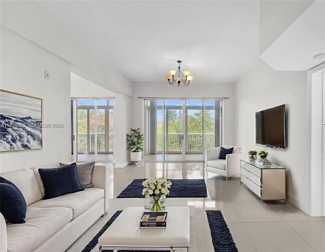 Building Photo - 619 E Sheridan St