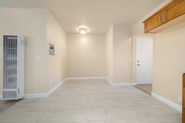 Building Photo - 2020 Auseon Ave