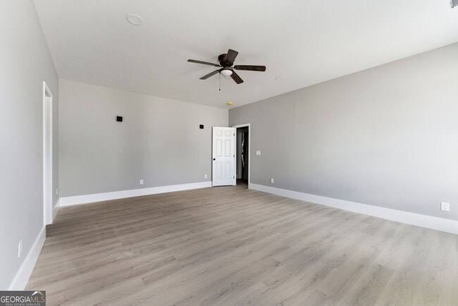 Building Photo - 1409 Northwest Dr NW