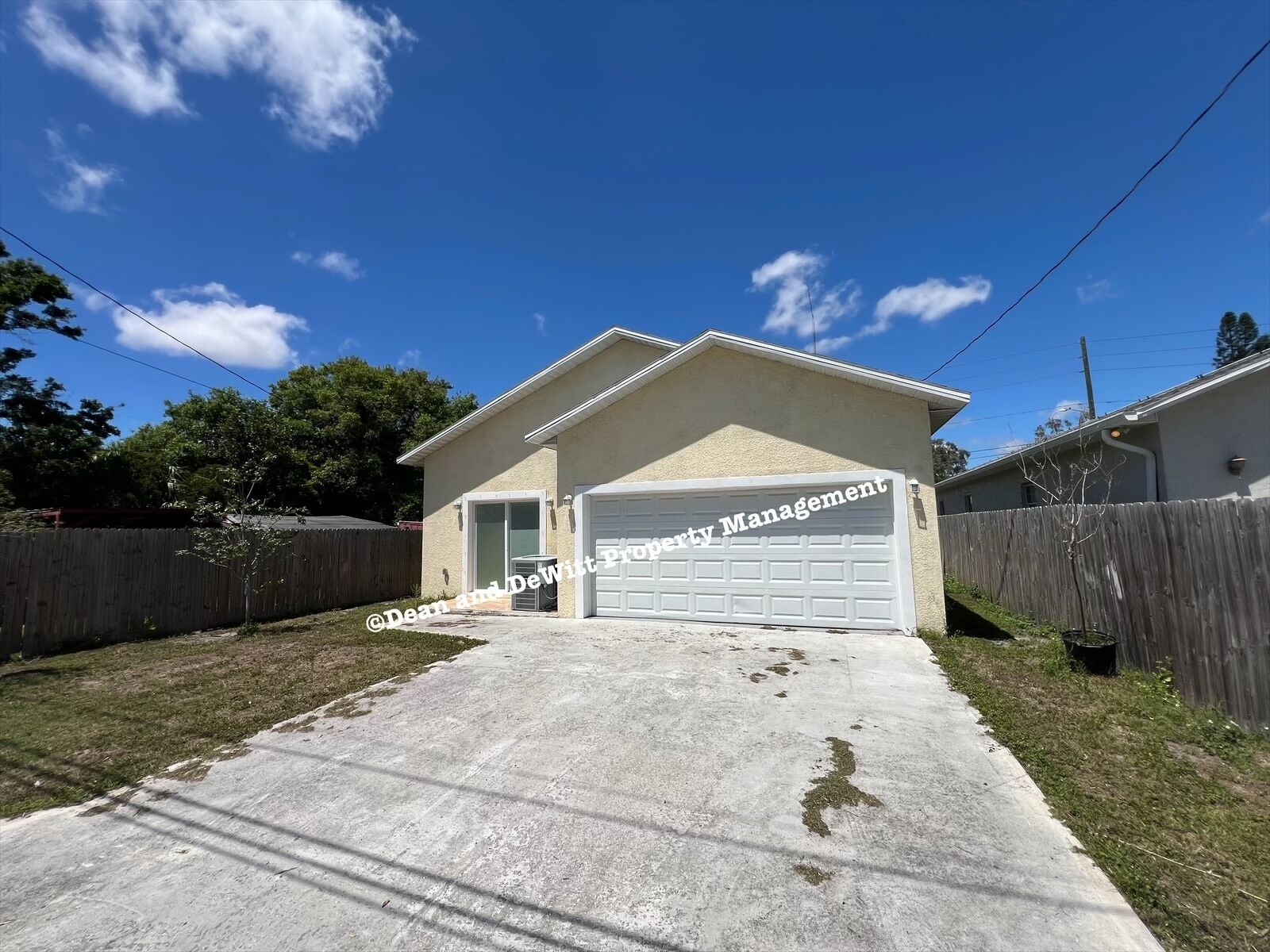 Building Photo - 4 Bed/2 Bath