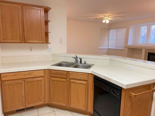 Building Photo - Sparks Single Story Home Near Red Hawk Golf Course