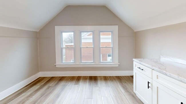 Building Photo - 764 Work Dr