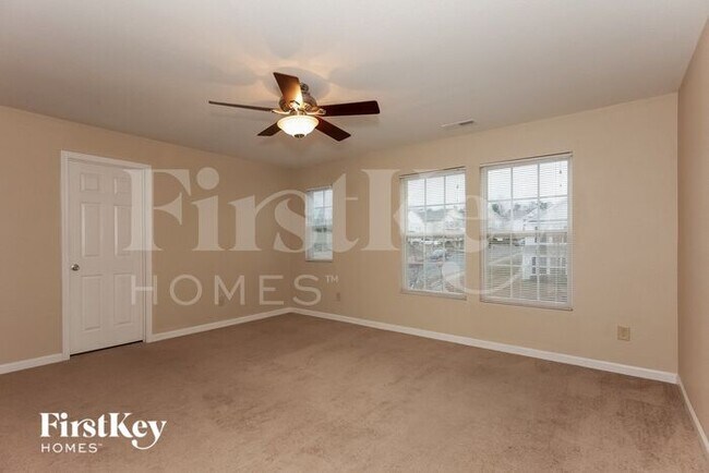 Building Photo - 955 Littleton Dr