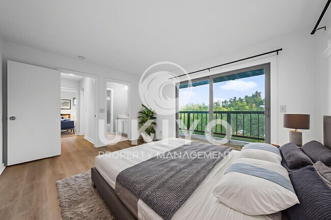 Building Photo - 8655 Skyline Blvd