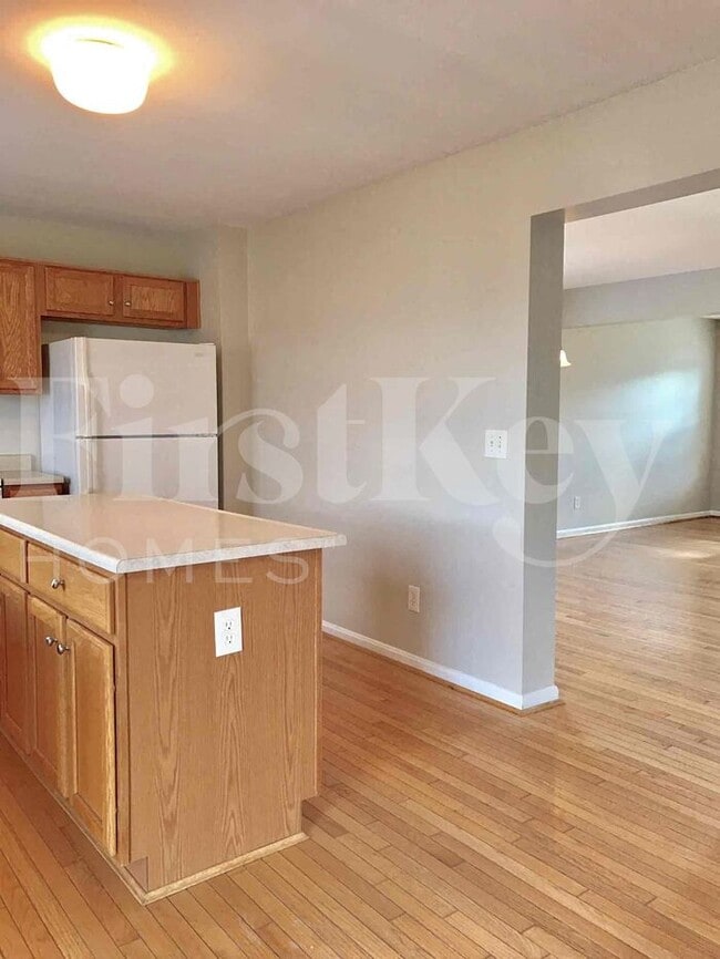 Building Photo - 6176 Fox Run Ln