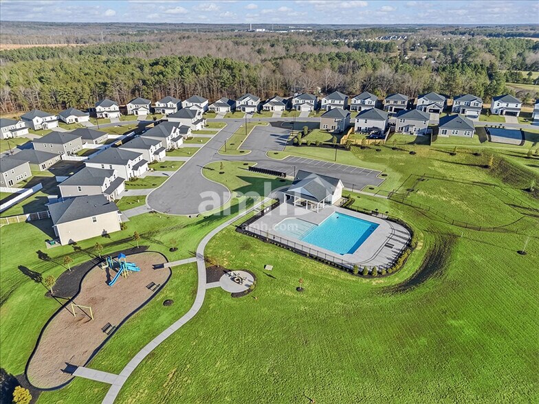 Building Photo - 790 Treeline Rd