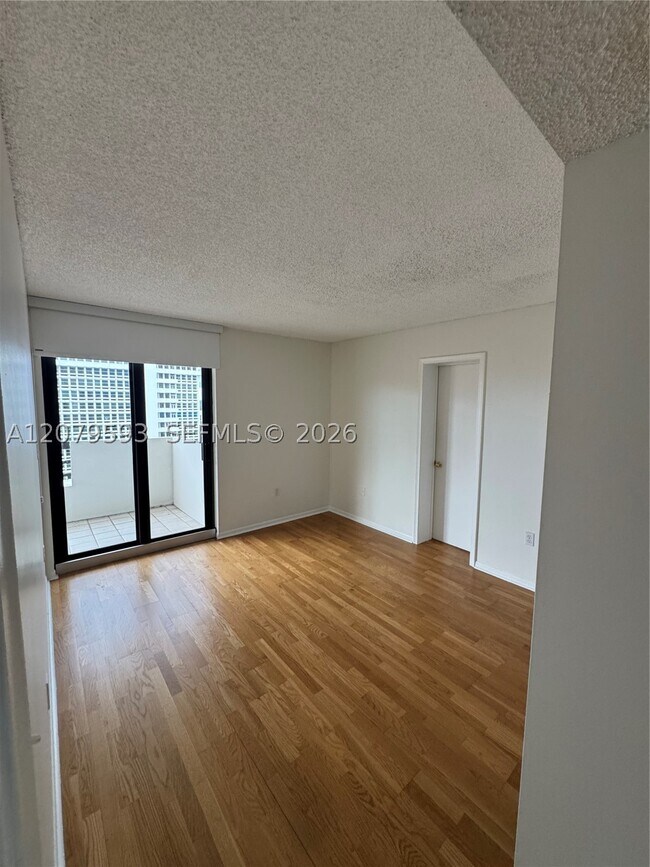 Building Photo - 720 Coral Wy