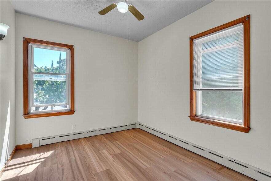 Bedroom 1 - 1 Metcalf Ave