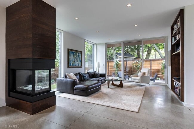 Building Photo - 209 N Prospect Ave