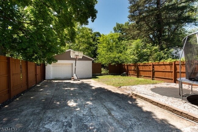Building Photo - 138 Jerome Pl