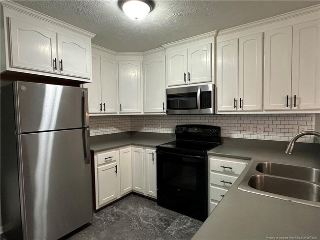 Building Photo - 3411 Hill St