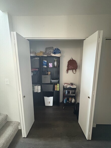 Closet - 3315 E Kelton Ln