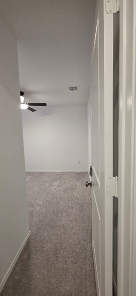 Building Photo - 115 Kings Row Ln