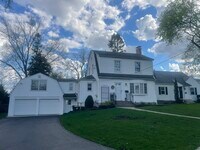 Building Photo - 3 Lakeview Dr