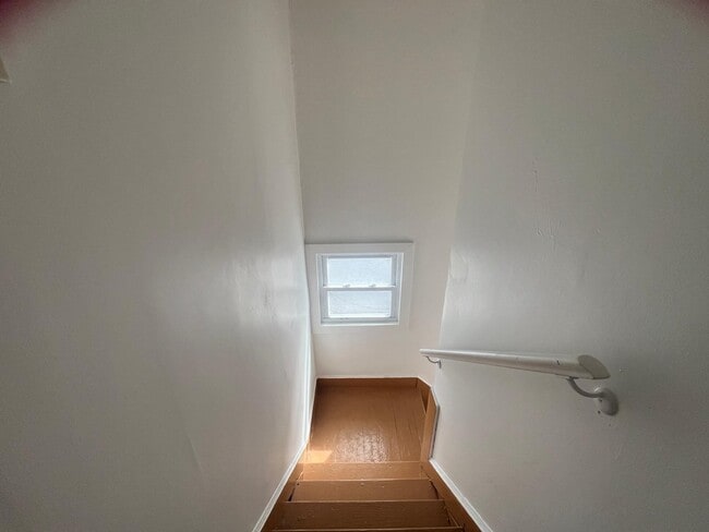 Building Photo - 5 Colorado Ave