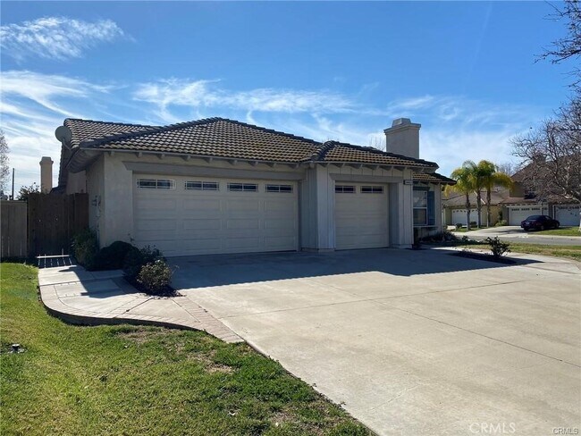 Building Photo - 24403 Stallion Ct