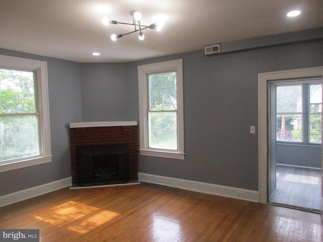 Building Photo - 2805 Oakley Ave