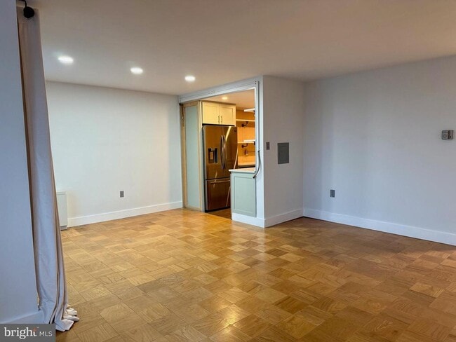 Building Photo - 10201 Grosvenor Pl