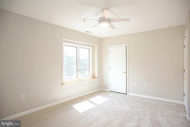Building Photo - 7025 Chesapeake Harbour Dr E