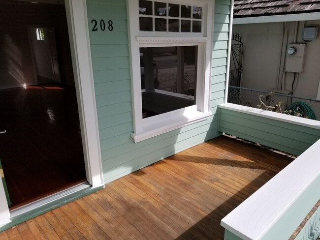 Building Photo - SAN JOSE - Craftsman style cottage with ya...