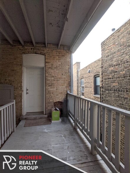 Building Photo - 3240 N Clifton Ave