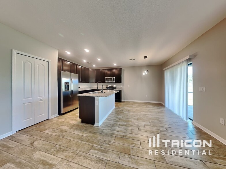Building Photo - 4035 Wayfarer Wy