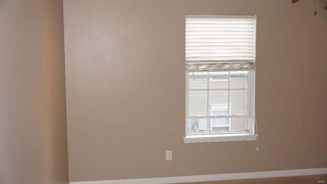 Building Photo - 10201 Spring Creek Ln
