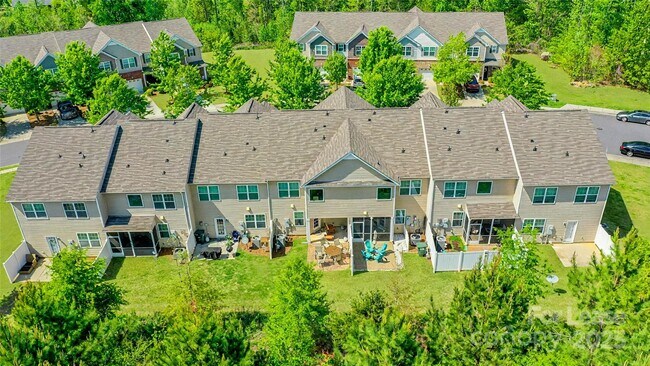 Building Photo - 2752 Sawbridge Ln