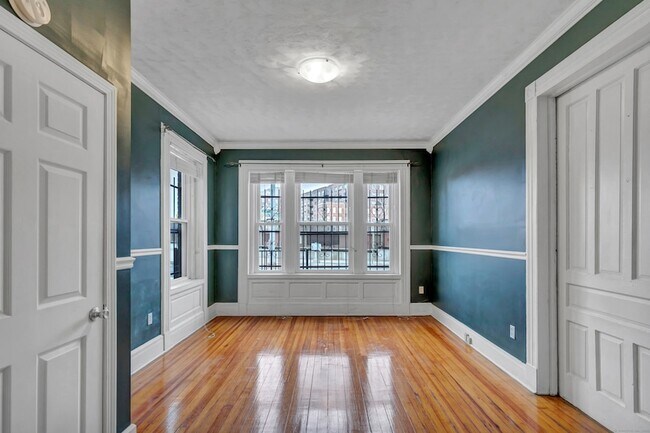 Building Photo - 108 William St