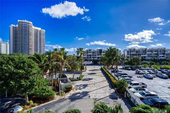 Building Photo - 3031 N Ocean Blvd