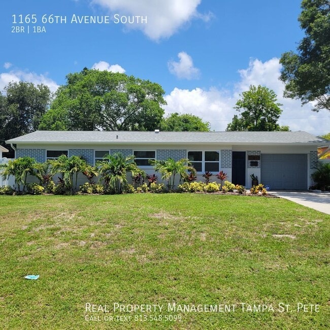 Primary Photo - OUTSTANDING ST PETERSBURG POOL HOME AVAILA...