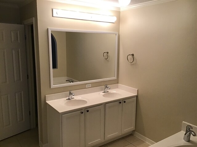 Building Photo - 193 King Arthur Court