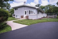 Building Photo - 4320 Bayview Dr