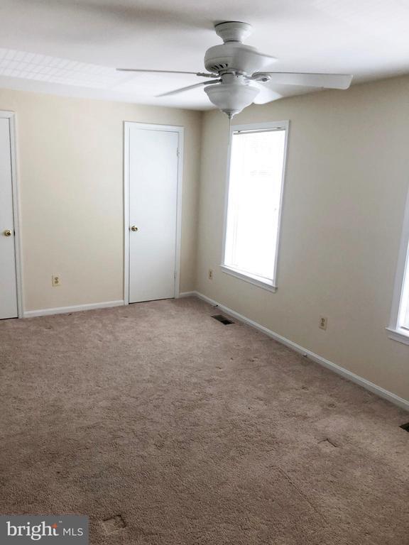 Building Photo - 6620 Greenleigh Ln