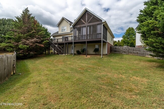 Building Photo - 1100 Winterberry Ln