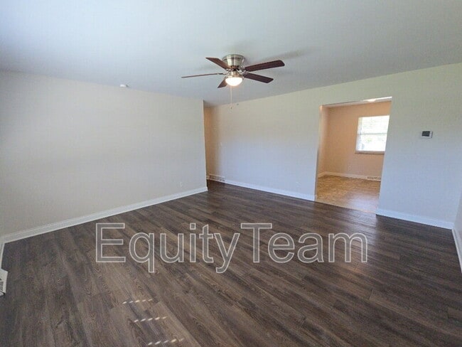 Building Photo - 3521 Mary Ann Dr