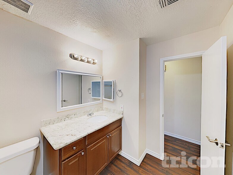 Building Photo - 24107 Lone Elm Dr