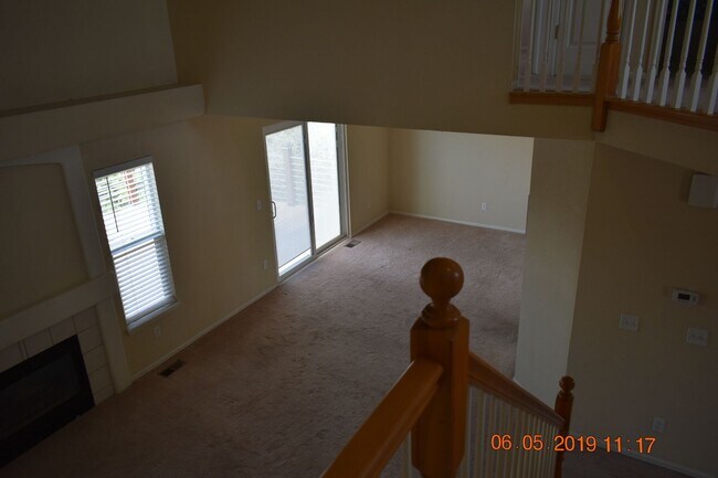 Building Photo - Large Parker Home 3 bed, 3 bath Nearly 2K ...