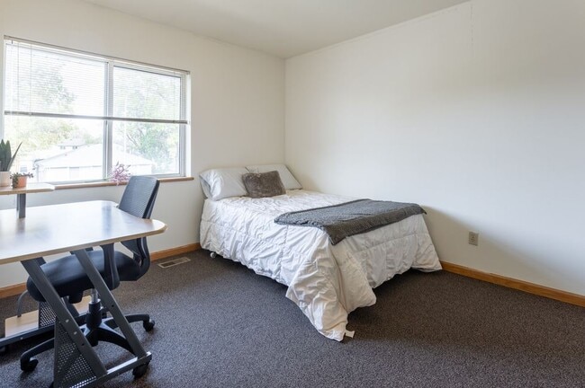 Floorplan - 208 N Harvey