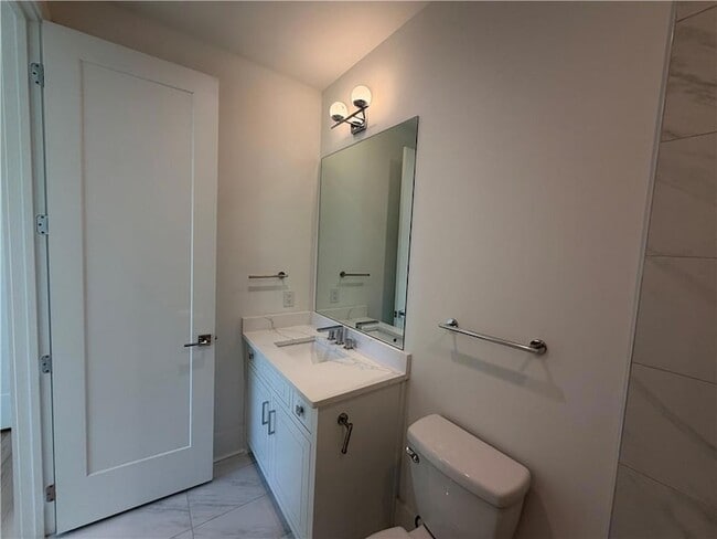 Building Photo - 2385 Nesbitt Dr NE